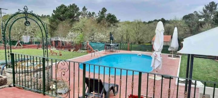 Alojamiento Entero Con Piscina Y Jardin. Ourense Exterior photo